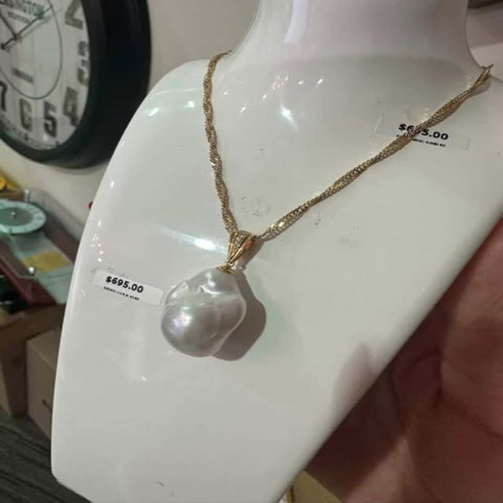 9ct Yellow Gold, Large AAA Grade Pearl